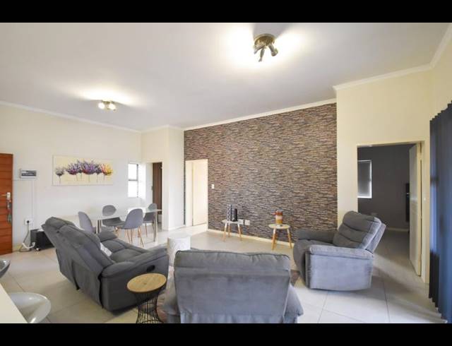 2 BEDROOM PROPERTY TO RENT IN GOLDEN FIELDS ESTATE